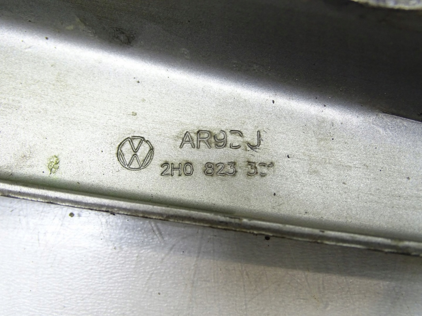hinge bonnets left front front VW AMAROK and 2H 2H0823301