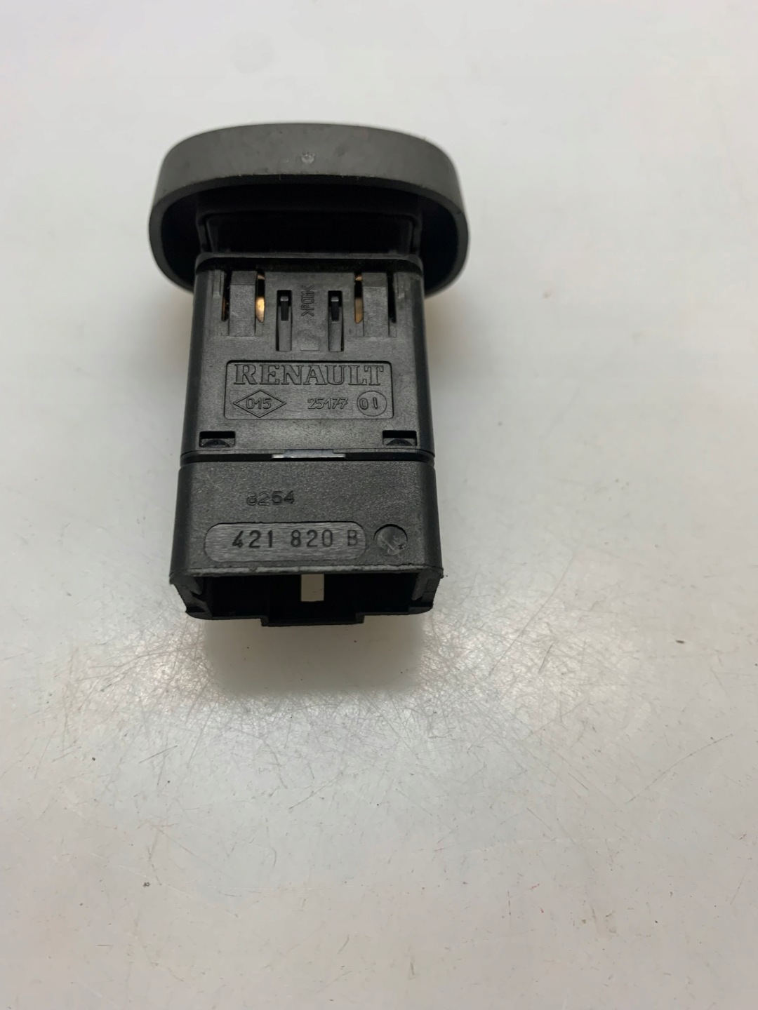 Schalter Leuchten des warnblickschalters RENAULT CLIO 421 820 B