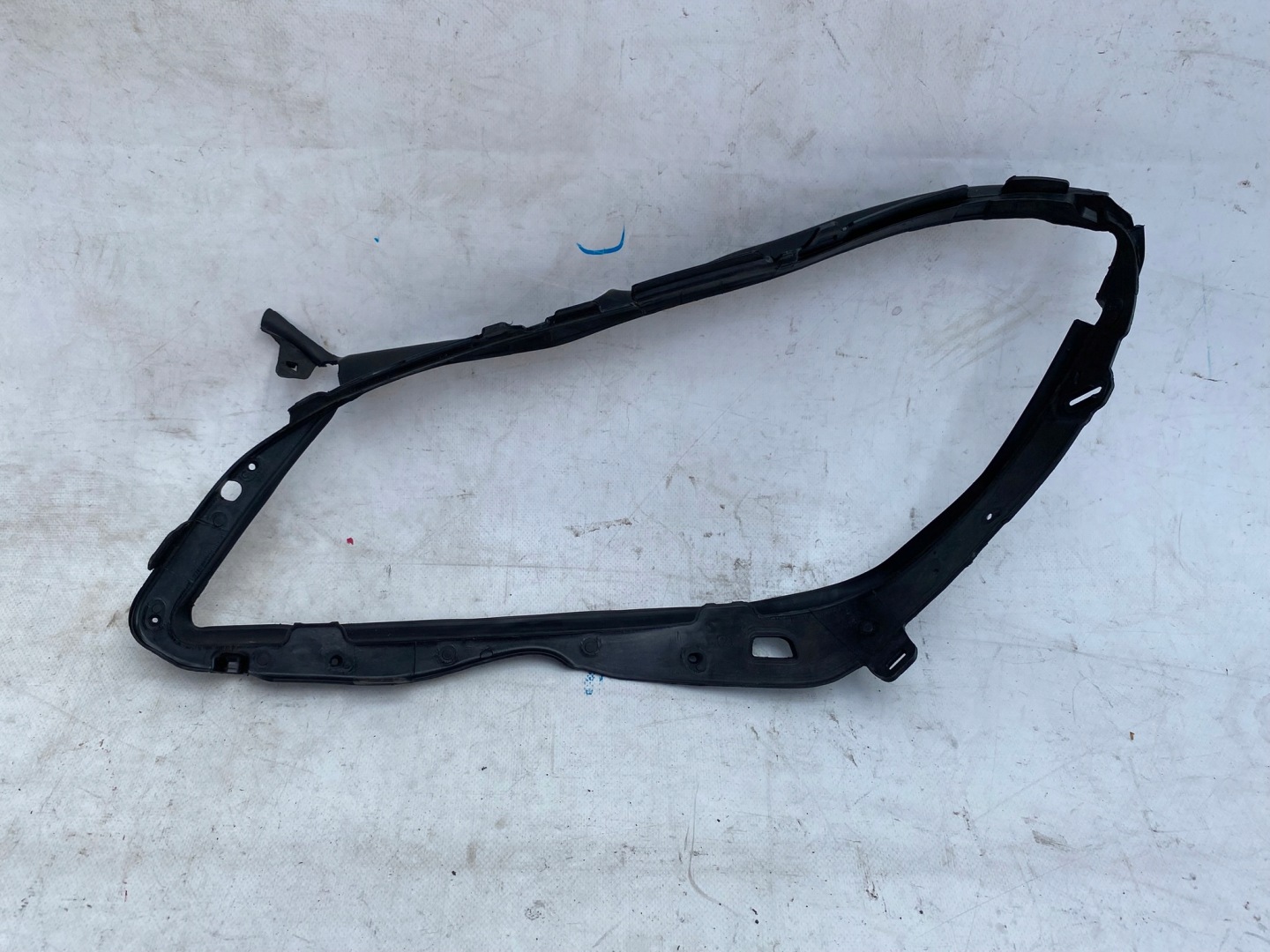 MERCEDES C-KLASA W204 gasket lights right front A2048260158