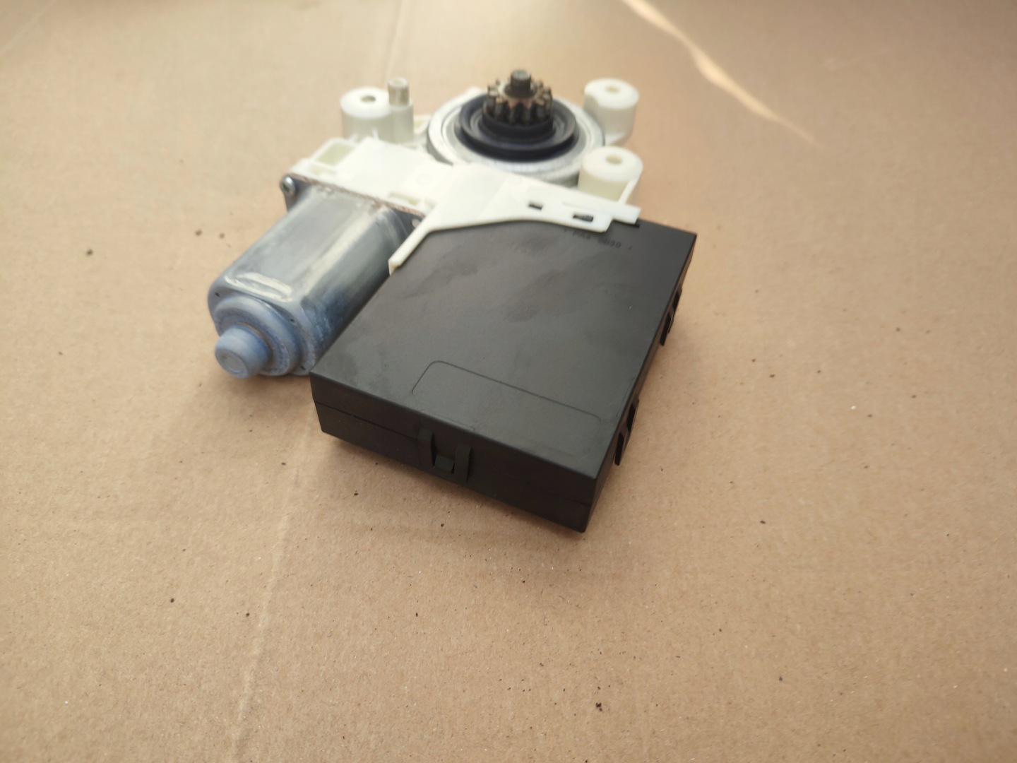 mini motor windows right front VOLVO V50 30739067AD