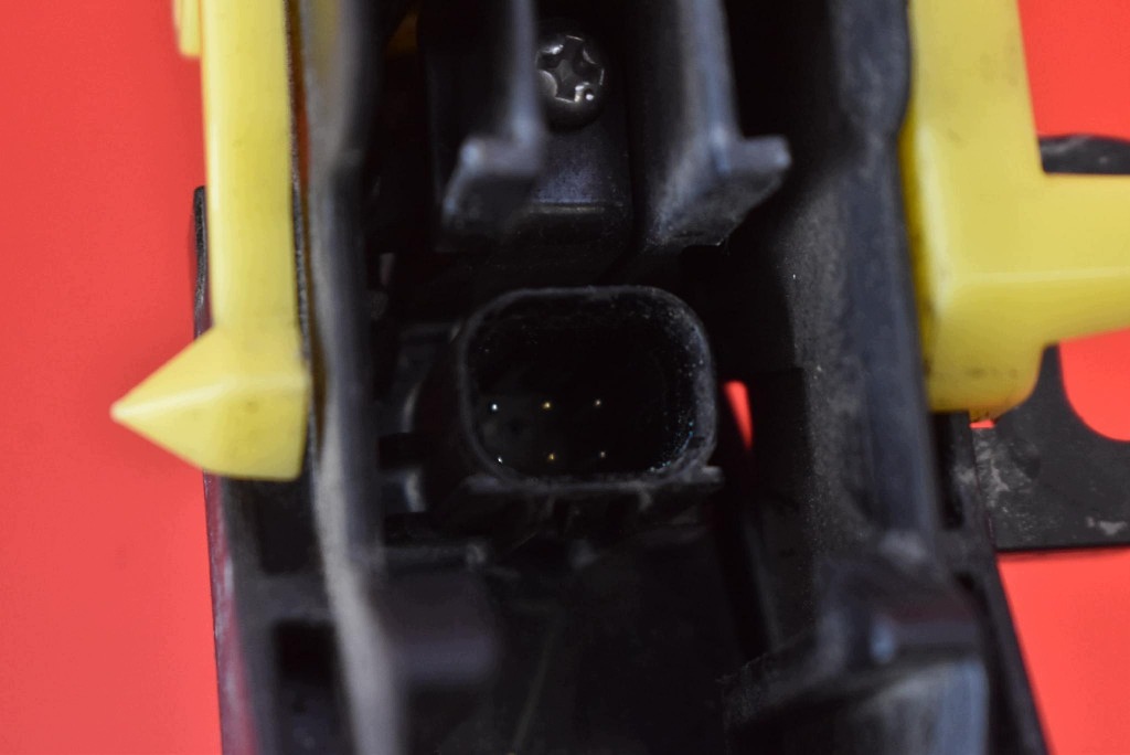 handle left front front 8V1 TOYOTA PRIUS 3 III XW30 09-11