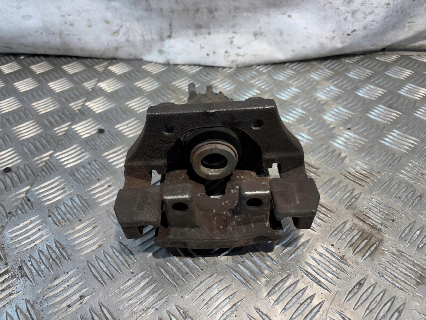 caliper brake left rear part BMW E60 2,0D