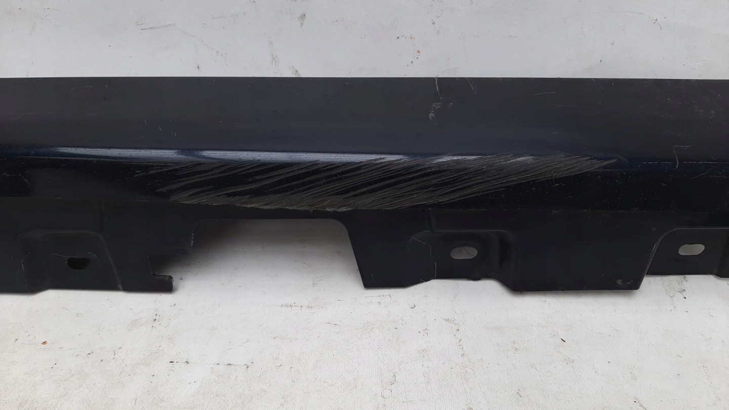BMW 5 F10 F11 threshold right moulding threshold right 7184774