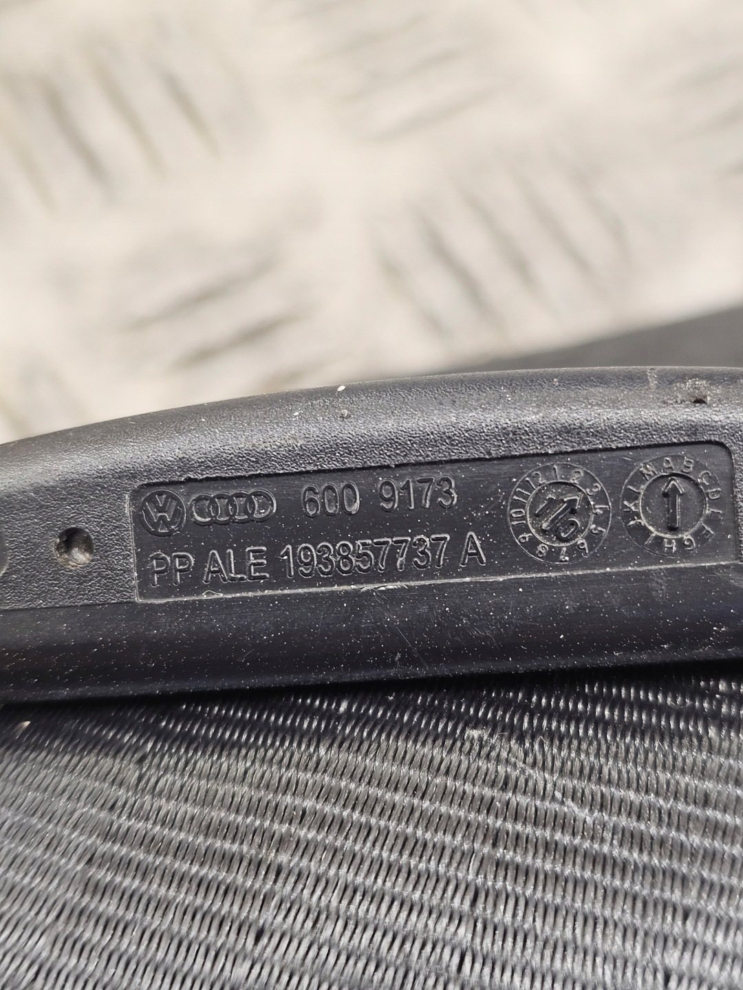 Gurten Sicherheits links heck SKODA OCTAVIA MK2 1Z0857447E