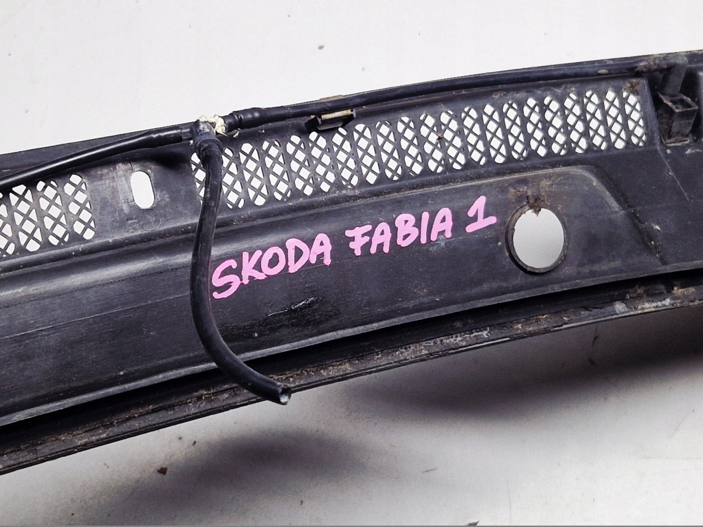 torpedo upper washers SKODA FABIA and 1 6Y1819415A
