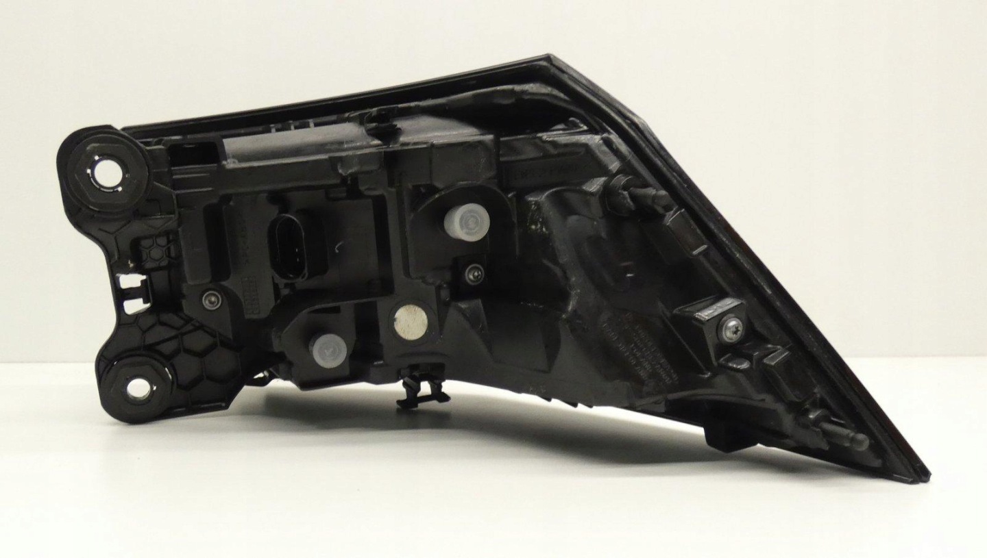 VW GOLF VIII 8 LIFT IQ LIGHT 5H0945207D light rear part rear left LED