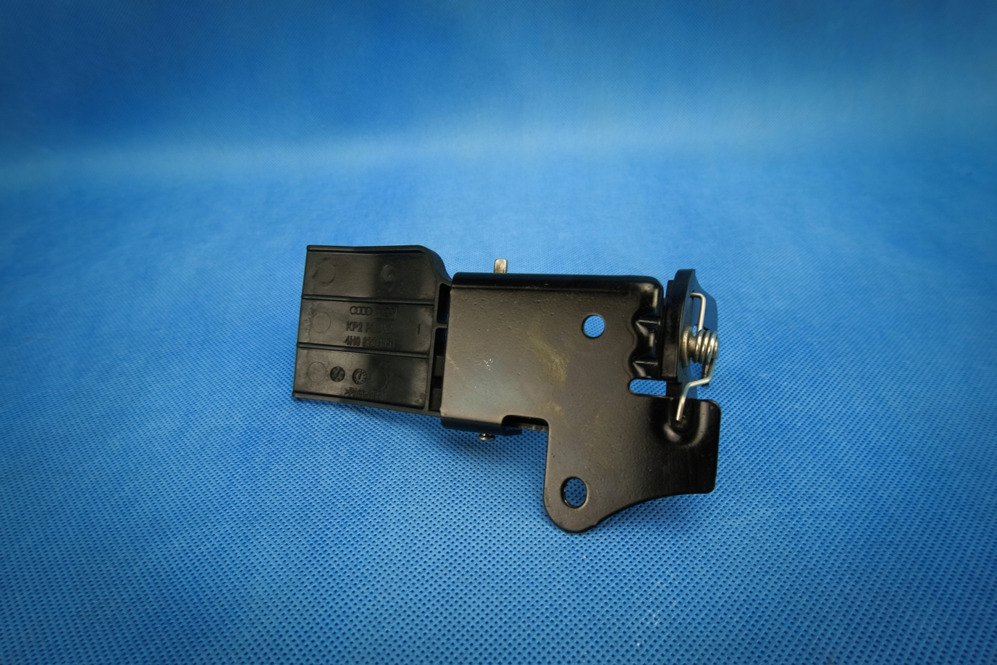 Rygiel bonnet latch lock Audi A8 S8 4H 4H0823485C