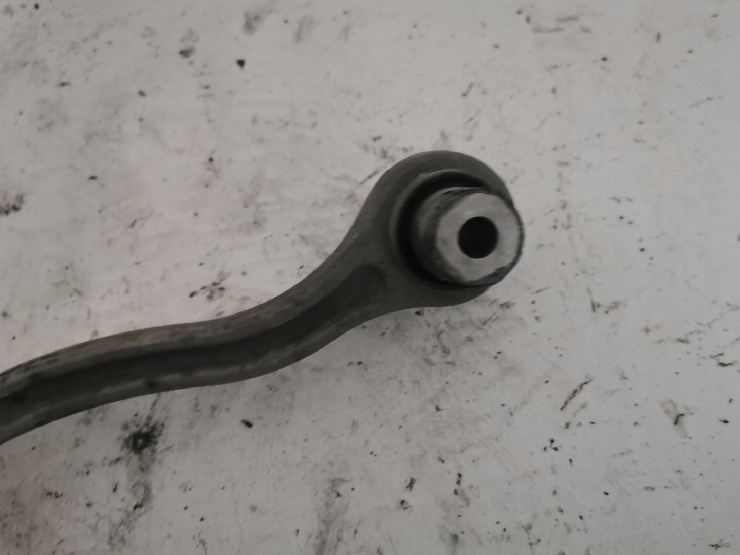 Querlenker links heck unterer MERCEDES C-KLASA W204 07-14