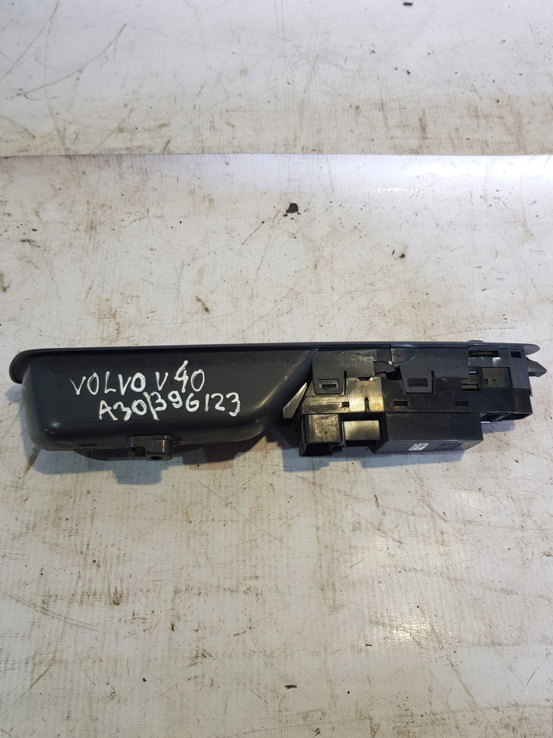 switch windows Volvo OE 30889749
