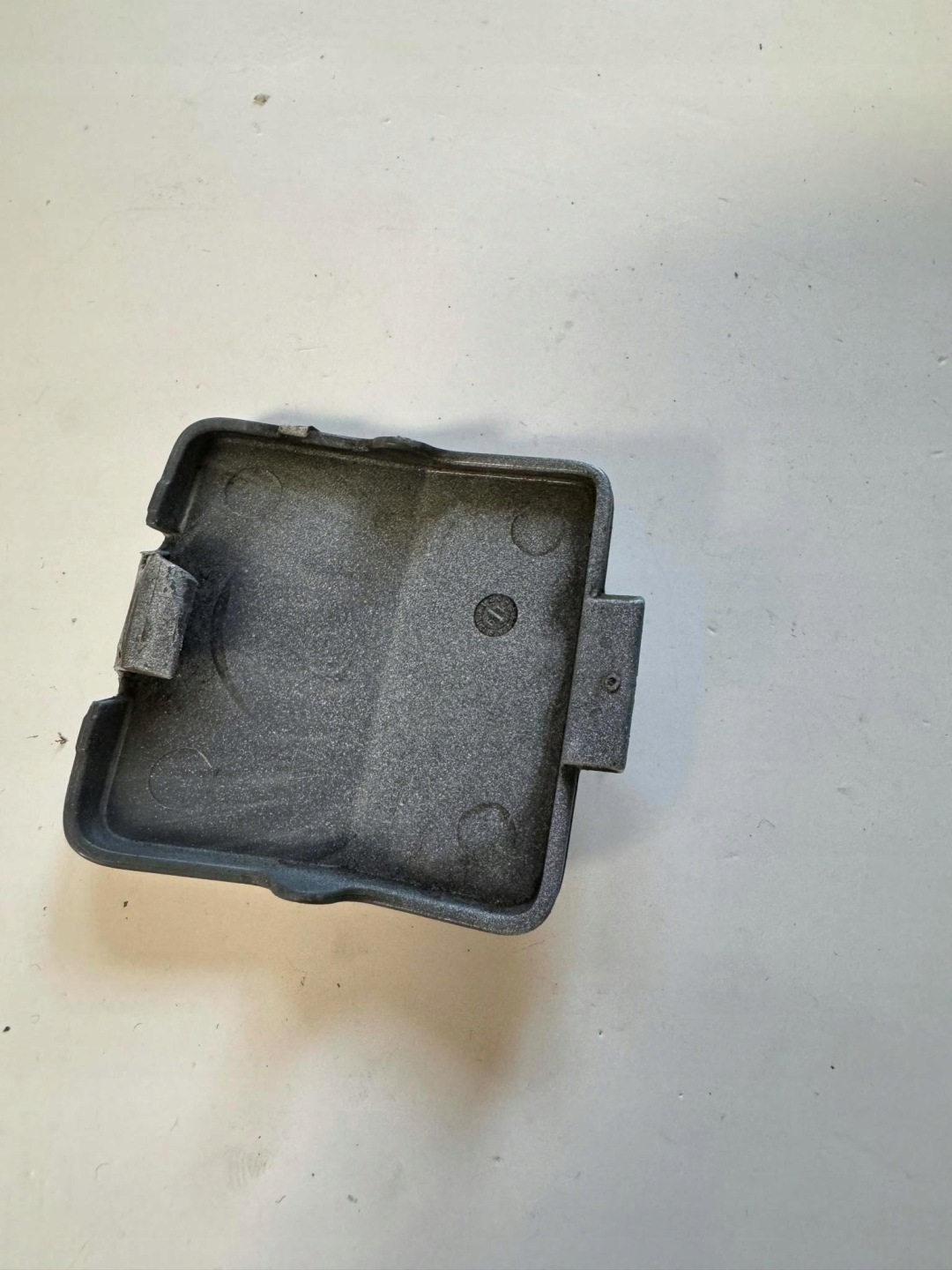 SKODA SCALA 19r. -> Abschleppöse der Stoßstange heck 657807441
