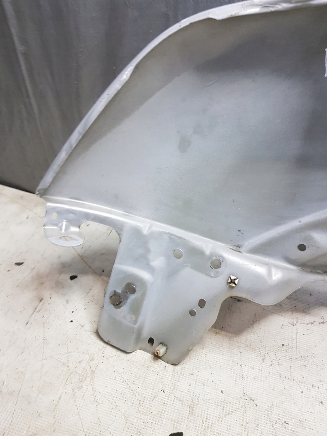 fender FORD TOURNEO MK1 right front SREBRNY