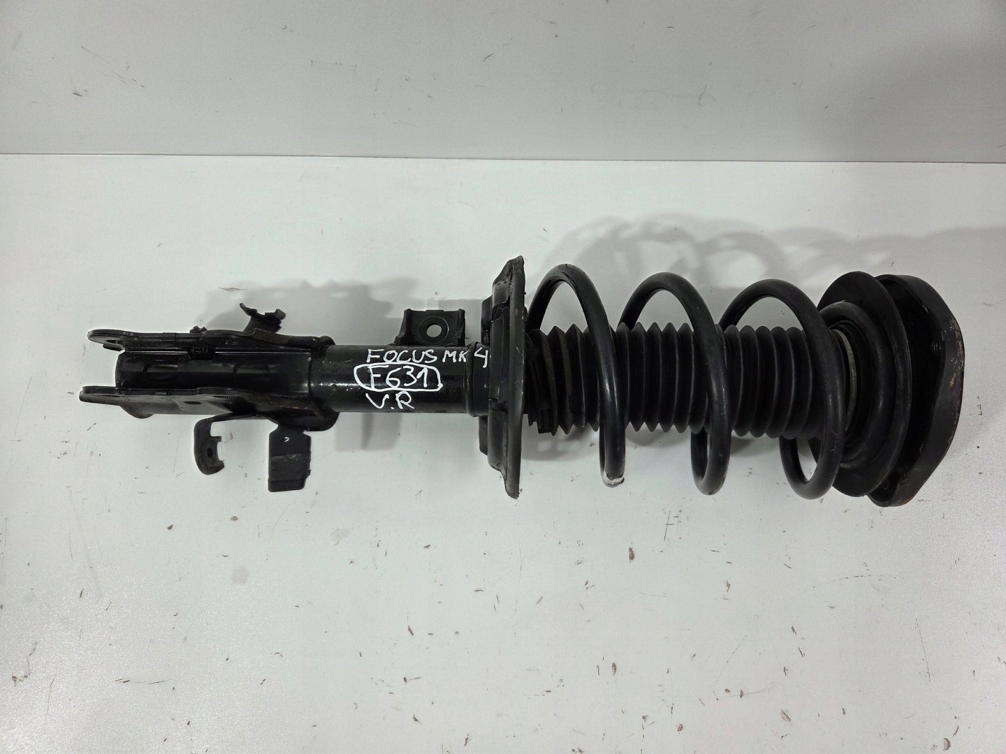 Ford Focus MK4 shock absorber front right JX6118045EKF (f631)