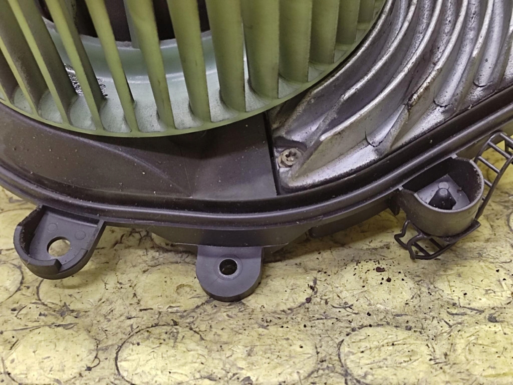 VW PASSAT B5 DMUCHAWA luft 740221233F
