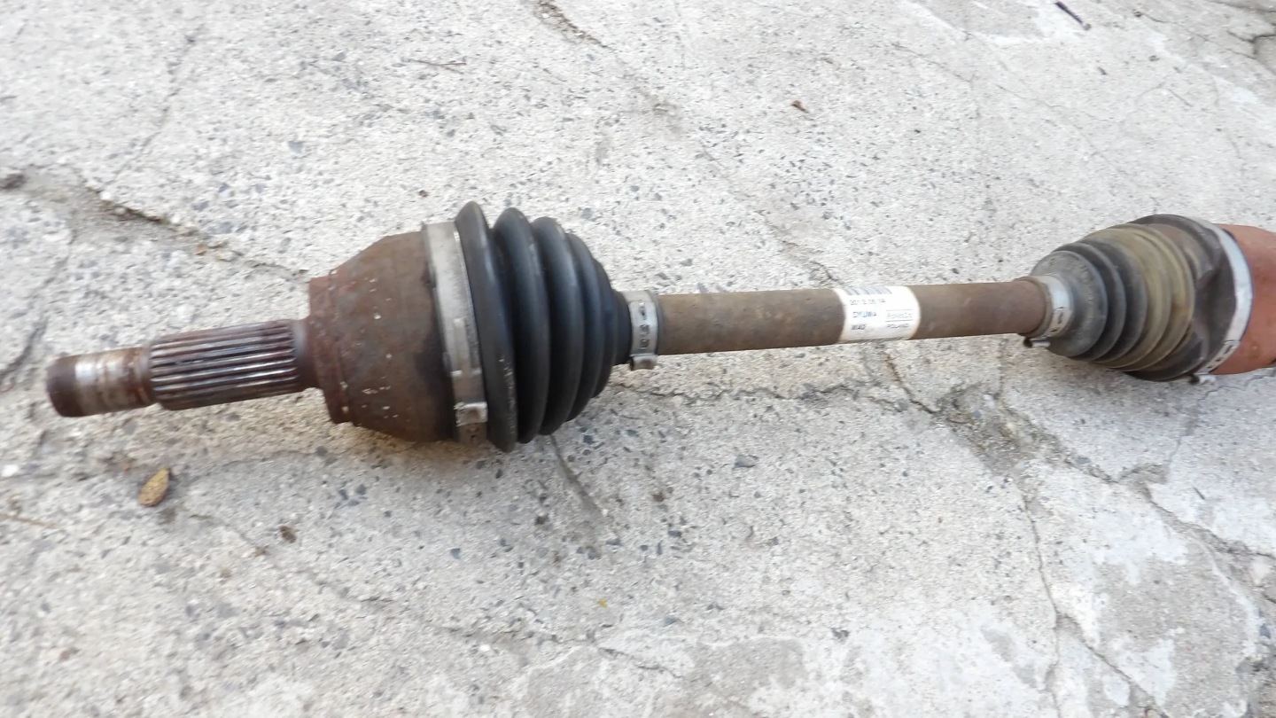 FORD FIESTA MK7 2013 1.6 TDCI semi-axis right