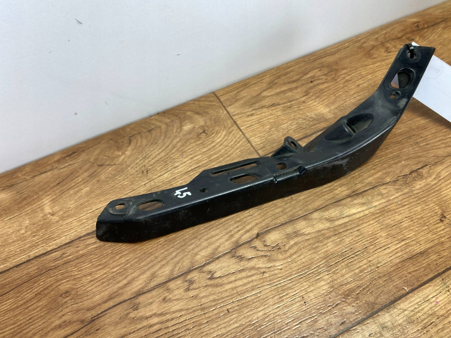 bumper bracket of the front left Dodge Charger 2015+