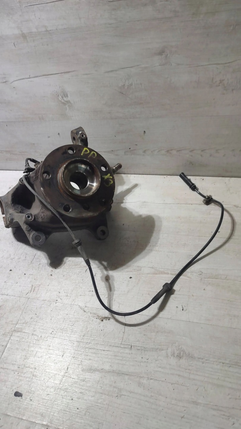 BMW 3 F30 F35 F31 2017 front side right swing wheels