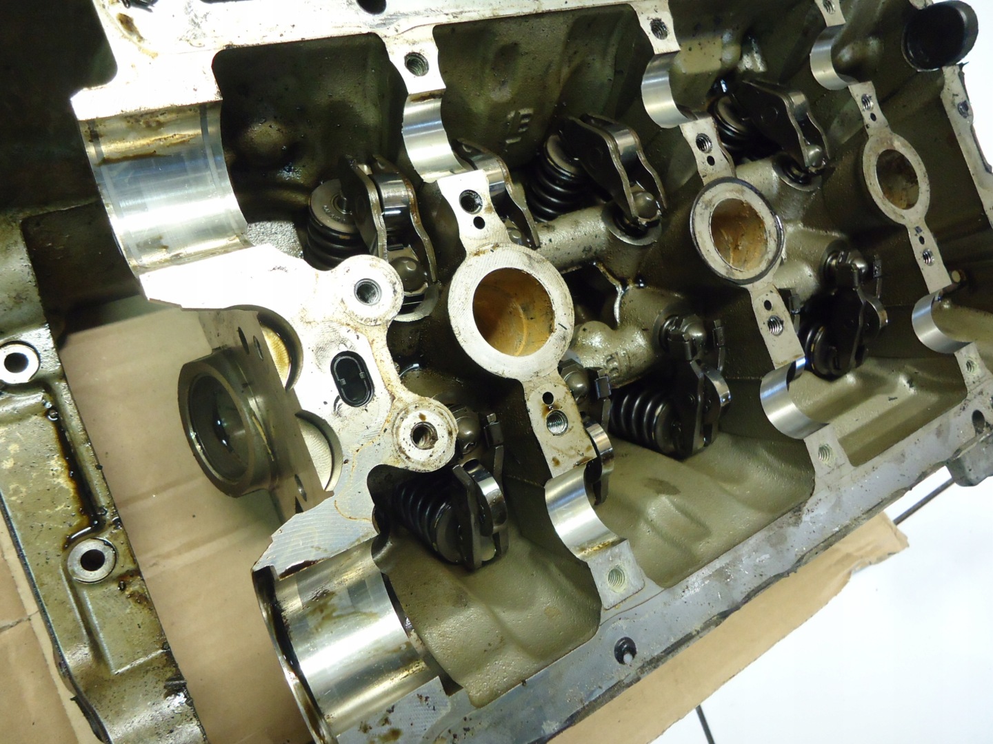 AUDI A5 3.2FSI V6 CAL head. left 06E103403A