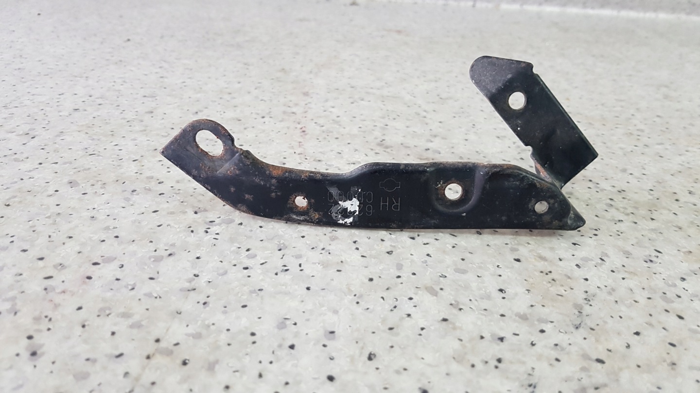 NISSAN 350Z right support holder bumper front 3383
