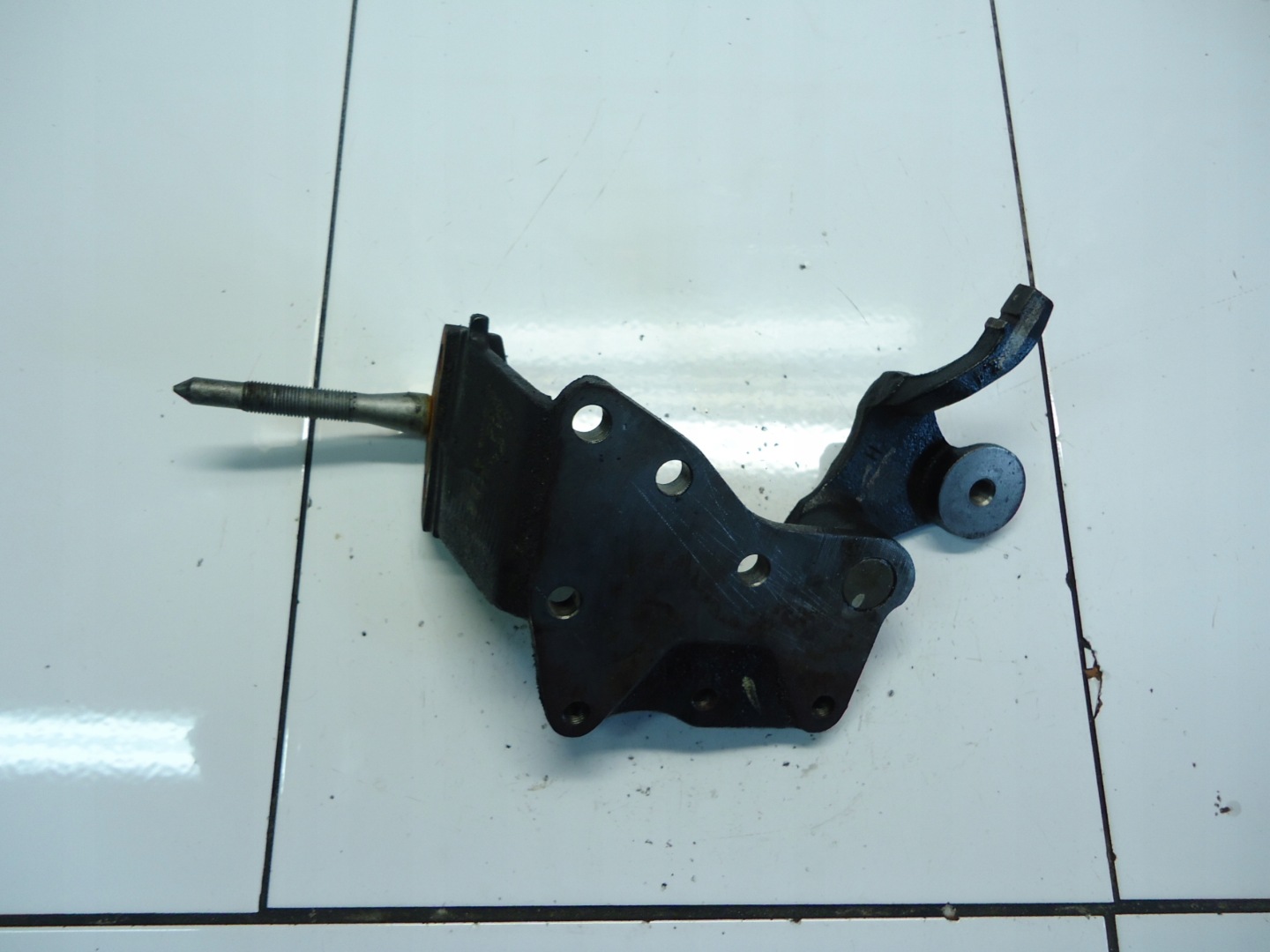 HYUNDAI SANTA FE 2.4 16V G4JS engine mount