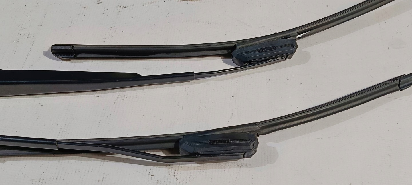 wiper arm zaslepki komplet Dodge Challenger 2015