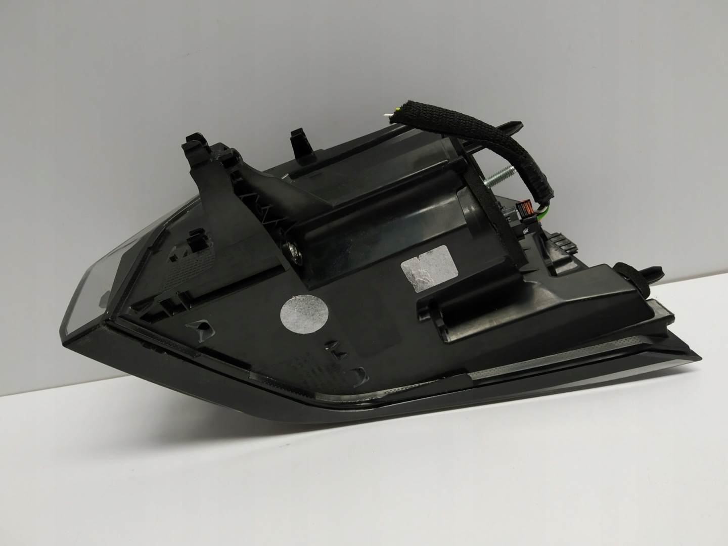 19+ Peugeot 2008 II light rear part left originál