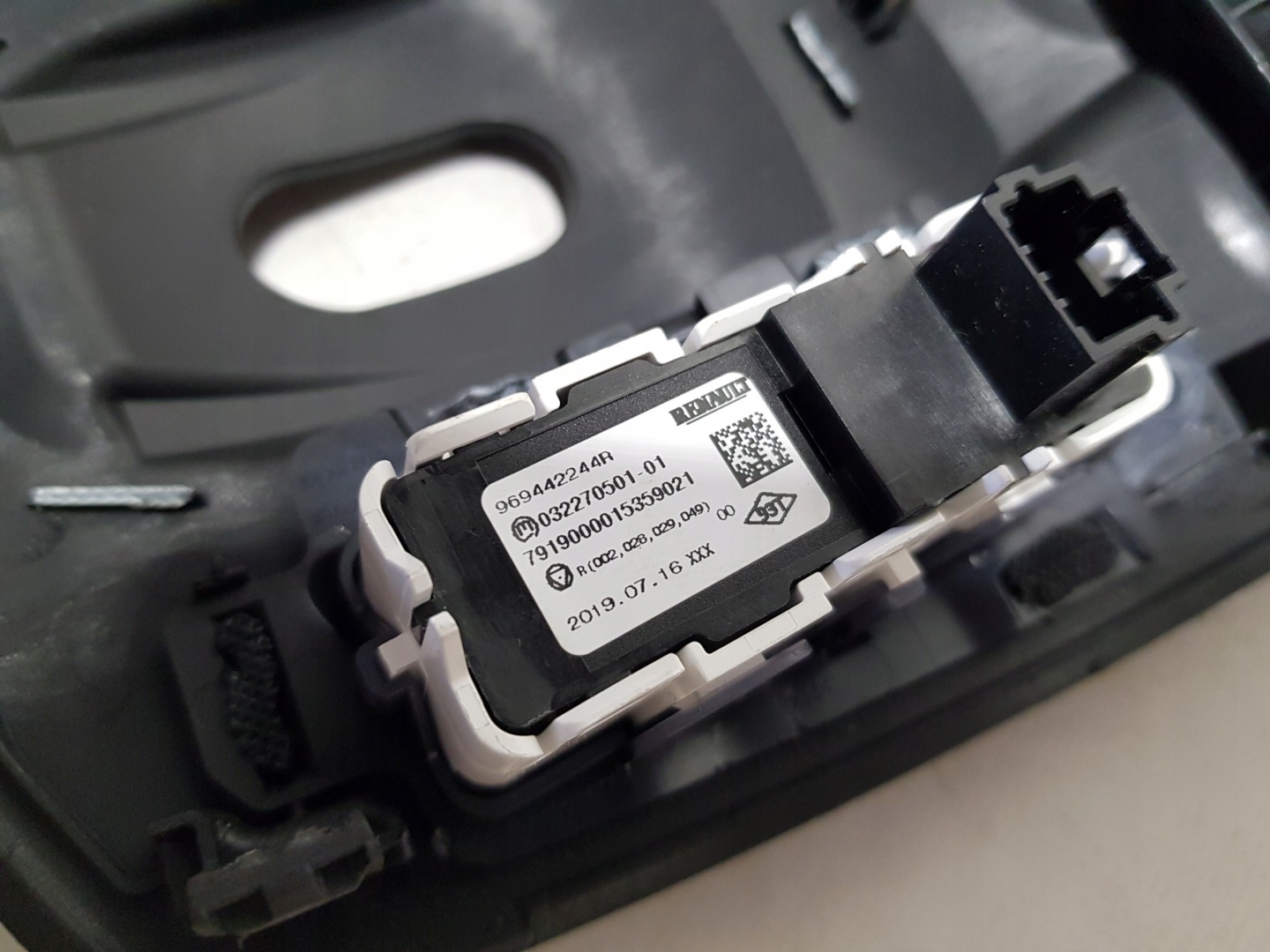 frame SRODKOWEGO TUNELU RENAULT ZOE TUNEL central USB
