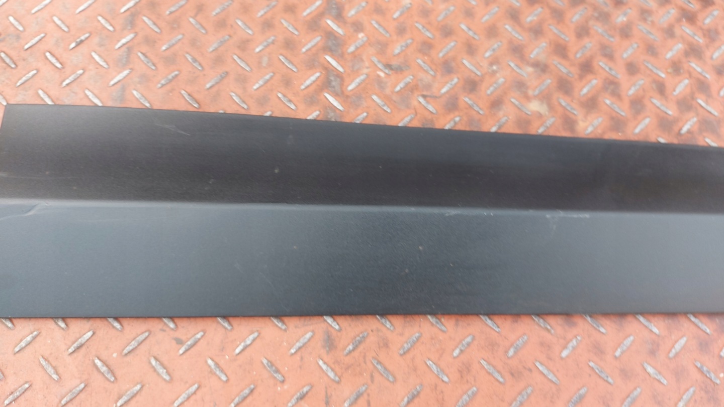 moulding door right right front TOYOTA YARIS CROSS 21