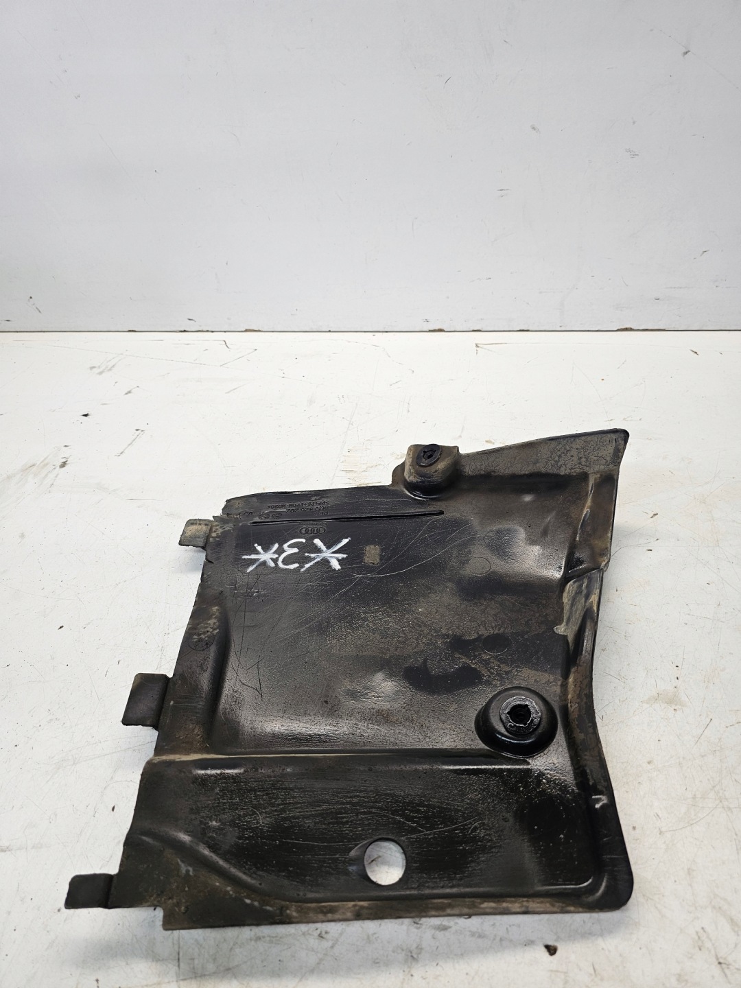 cover chassis front AUDI A4 B9 8W0825202 *3*