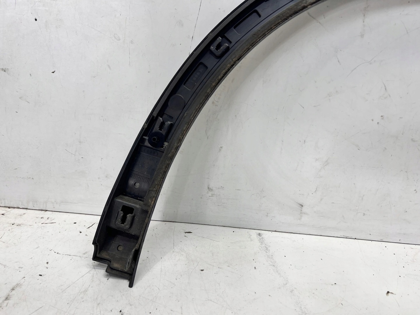 Moulage Z Aile Couverture Droite Arrière AUDI Q4 E-TRON 89A853818E