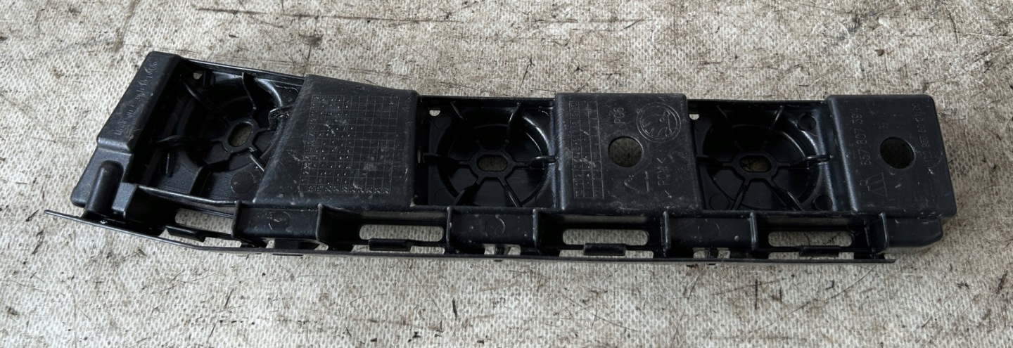bumper bracket right rear part SKODA SCALA 657807394