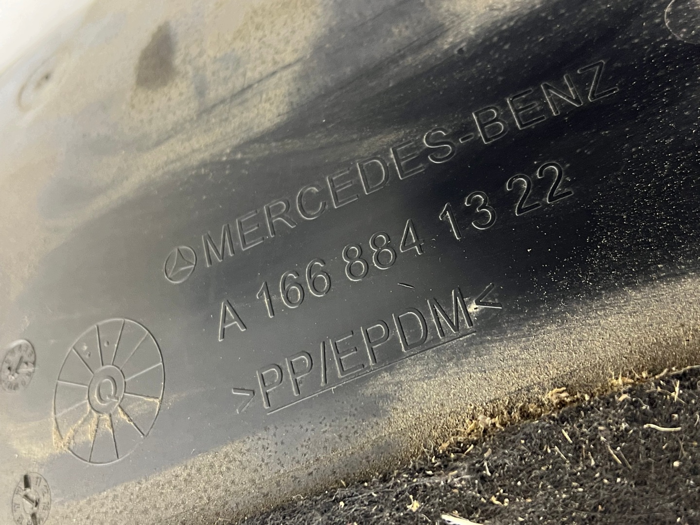 MERCEDES ML W166 GLE mudguard left rear part rear. left A1668841322