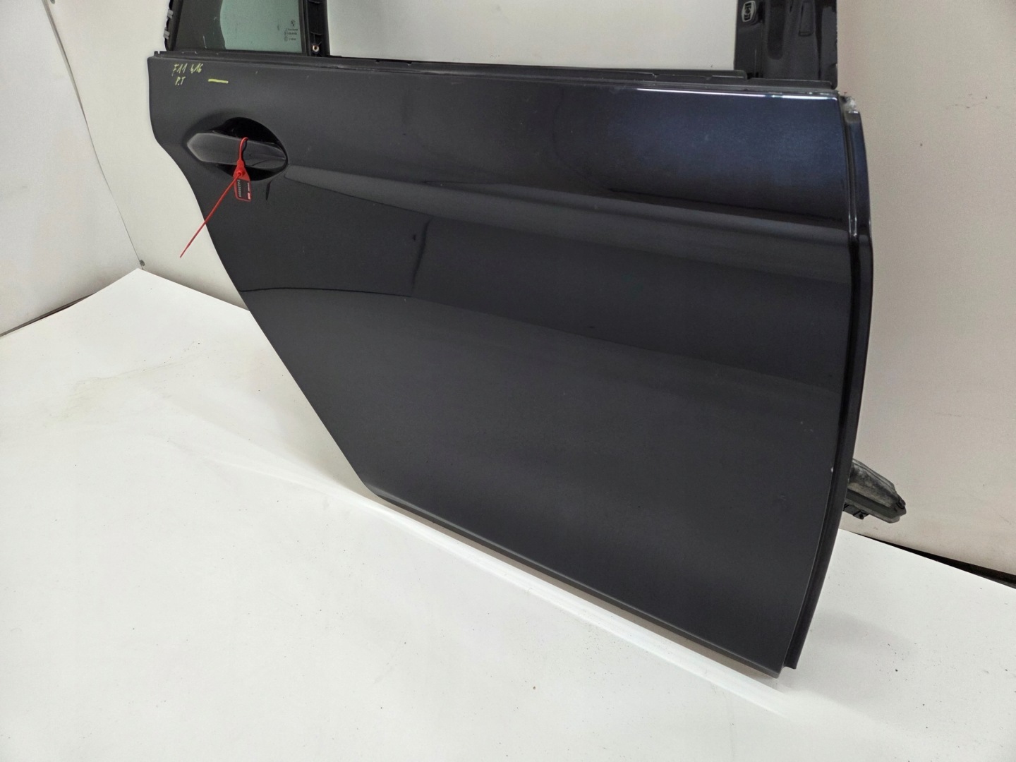 door right rear. BMW F11 416