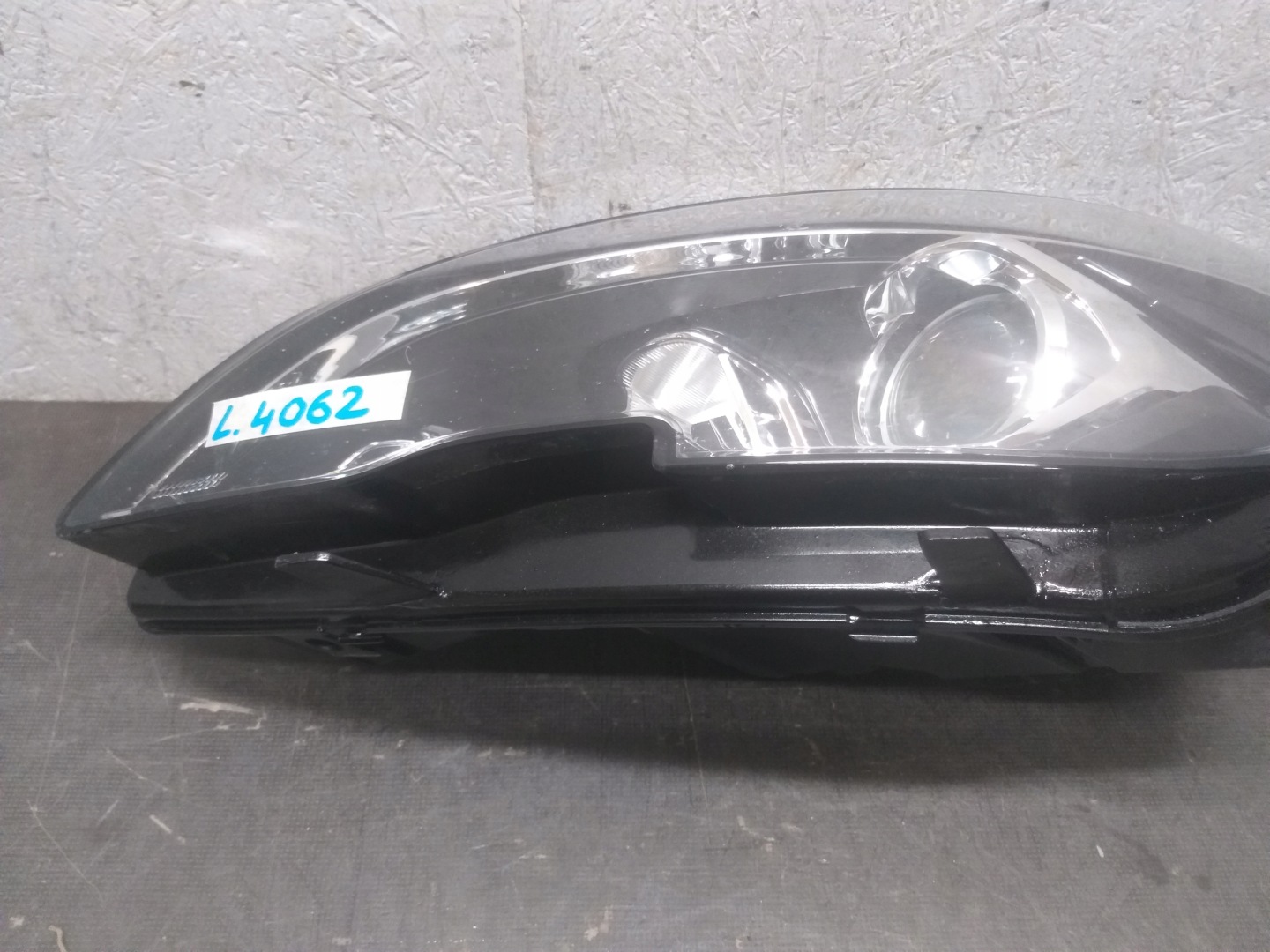 light front left PEUGEOT 308 T9 14- lens LED 9816990680