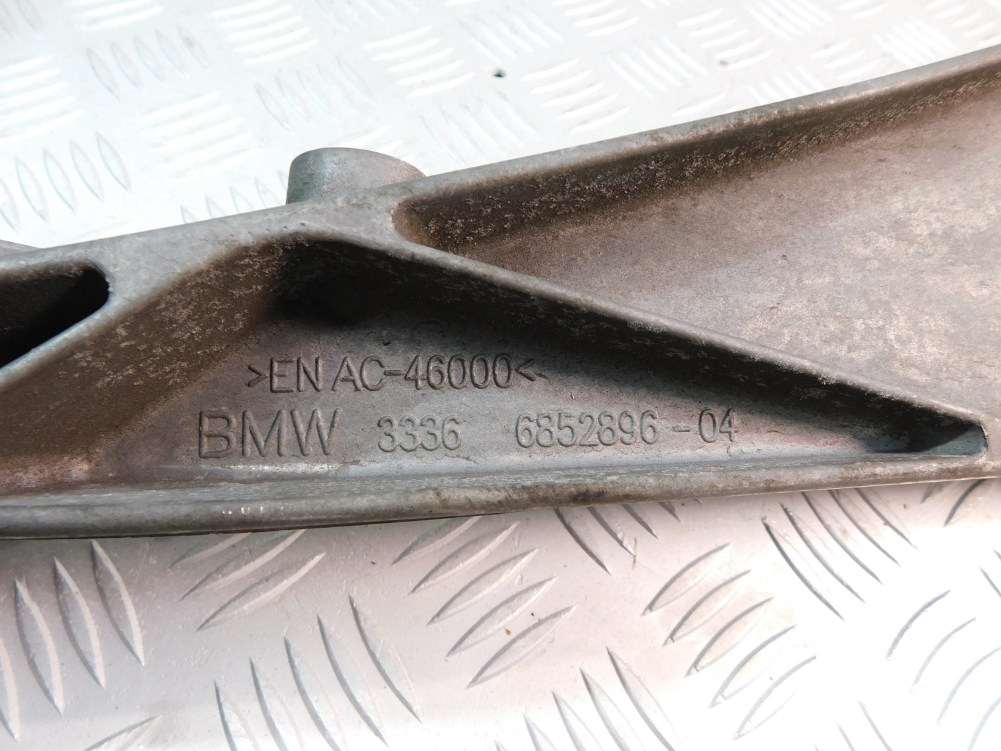 BMW F40 RINFORZO PARAURTI Supporto mostu 6852896-04