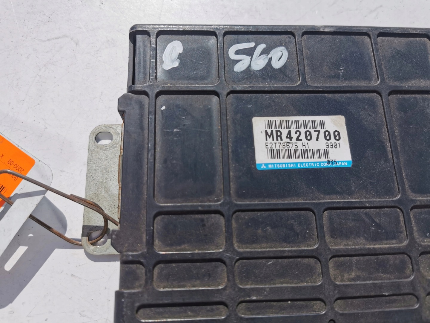 MITSUBISHI SPACE RUNNER 2.0B 16V MR420700 computer