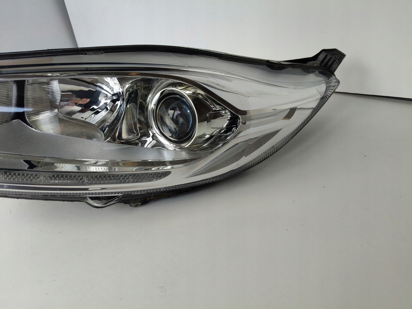 light left REFLEKTOR FORD FIESTA MK7 12- LIFT LED