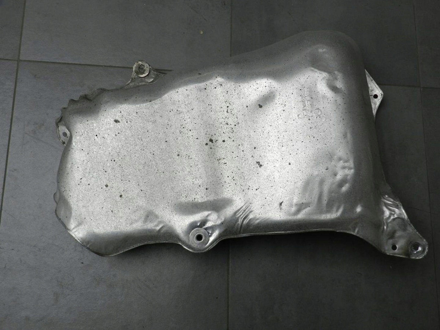 Volkswagen Eos blende abdeckung hitzeschutz 1Q0825721B