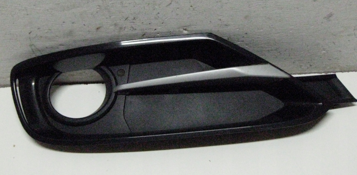 BMW F31 2.0D 14R grid of a bumper left front