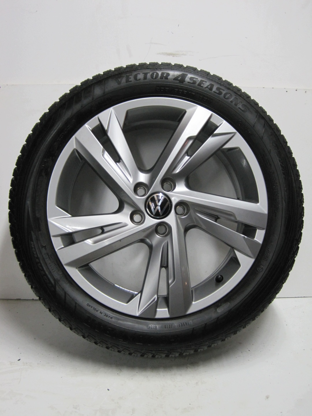 wheels discs tyres VW TAIGO 2G7 R17 M+S 7mm