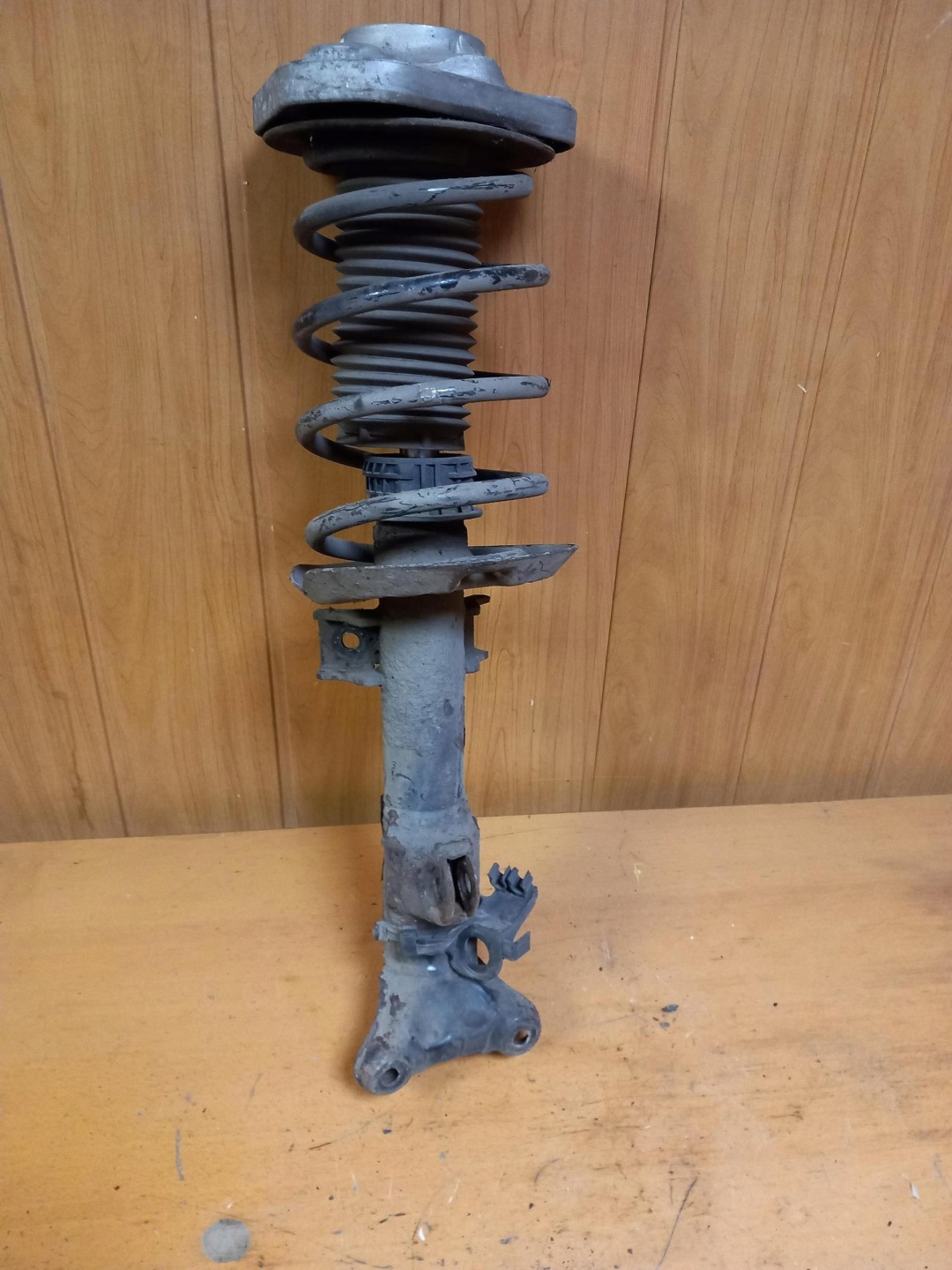 shock absorber right front MERCEDES E-KLASA W212 A2123201238