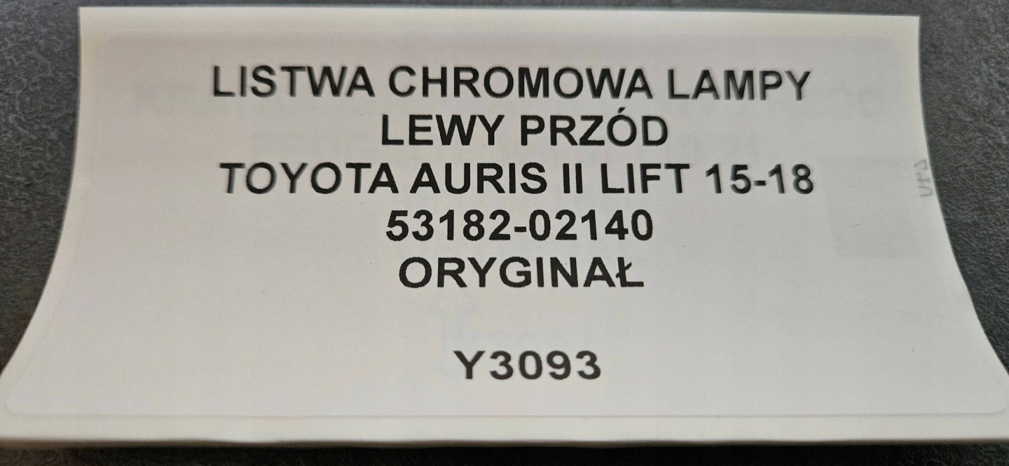 moulding below reflektorem left side Toyota Auris E180 5318202140
