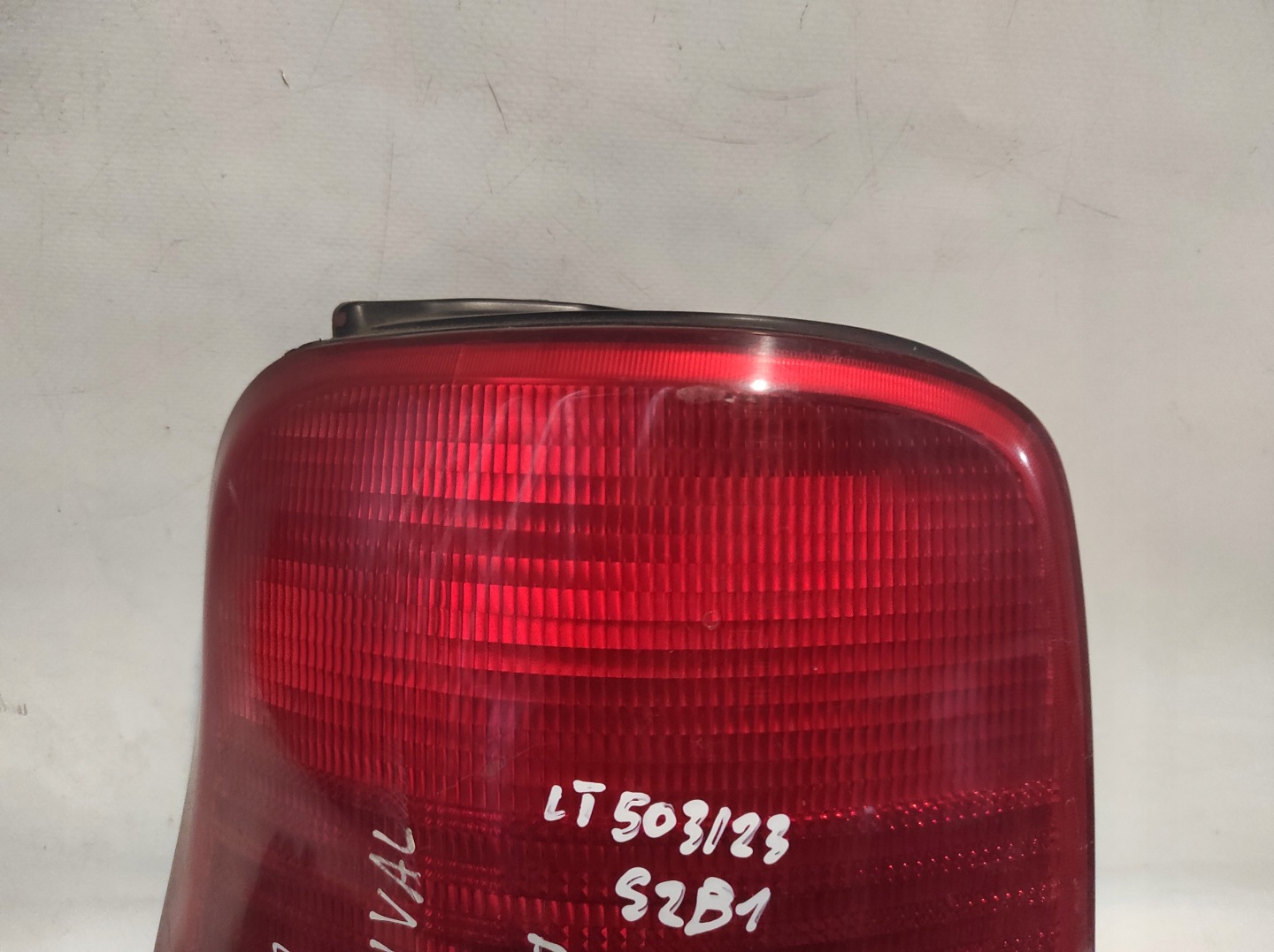 Kia Carnival and 1 Lift FL light left rear left rear part