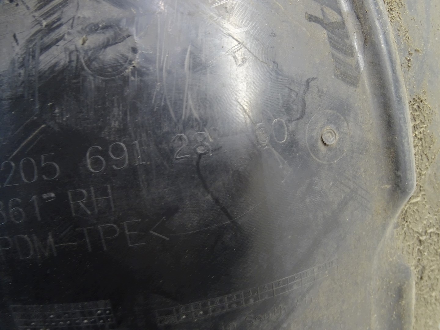 mudguard right front right front MERCEDES W205 A2056903401 A2056912800