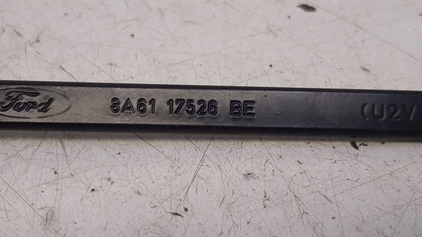 wiper arm right Ford Fiesta MK7 1,25i