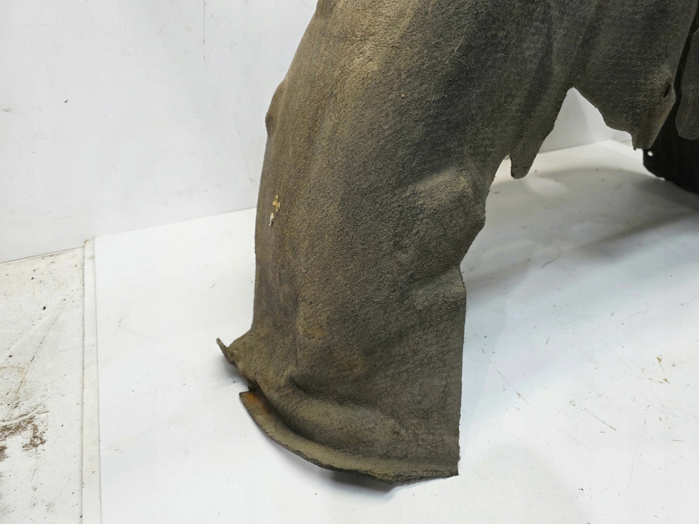 mudguard MATERIALOWE right rear part AUDI A4 B8 ALLROAD 8K9810172A