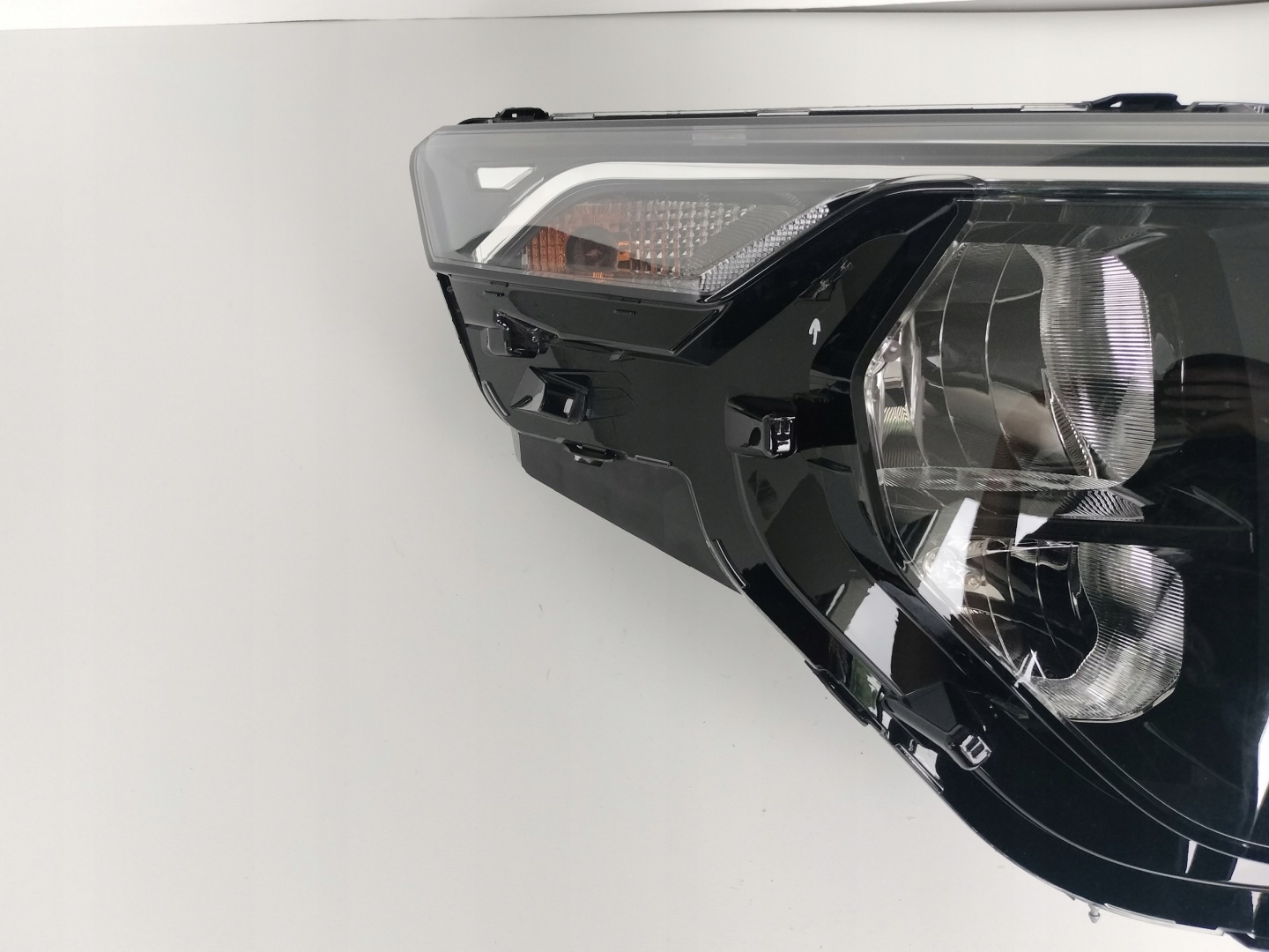 Licht rechts REFLEKTOR FORD TRANSIT COURIER 24