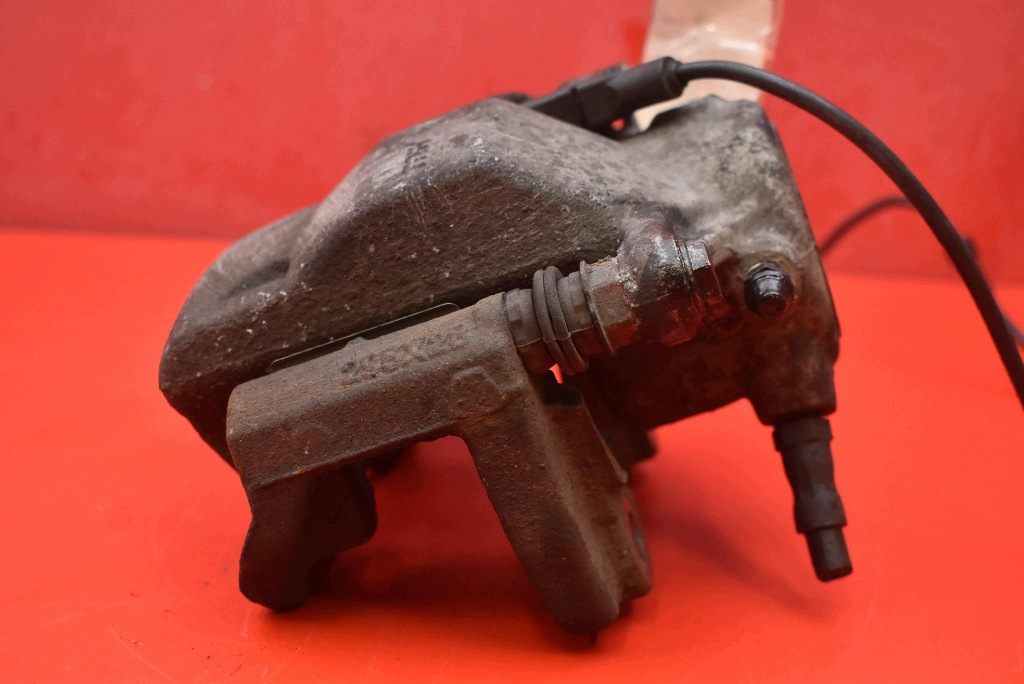 caliper brake right front MERCEDES C-KLASA W204 1.8 compressor; 156KM 07