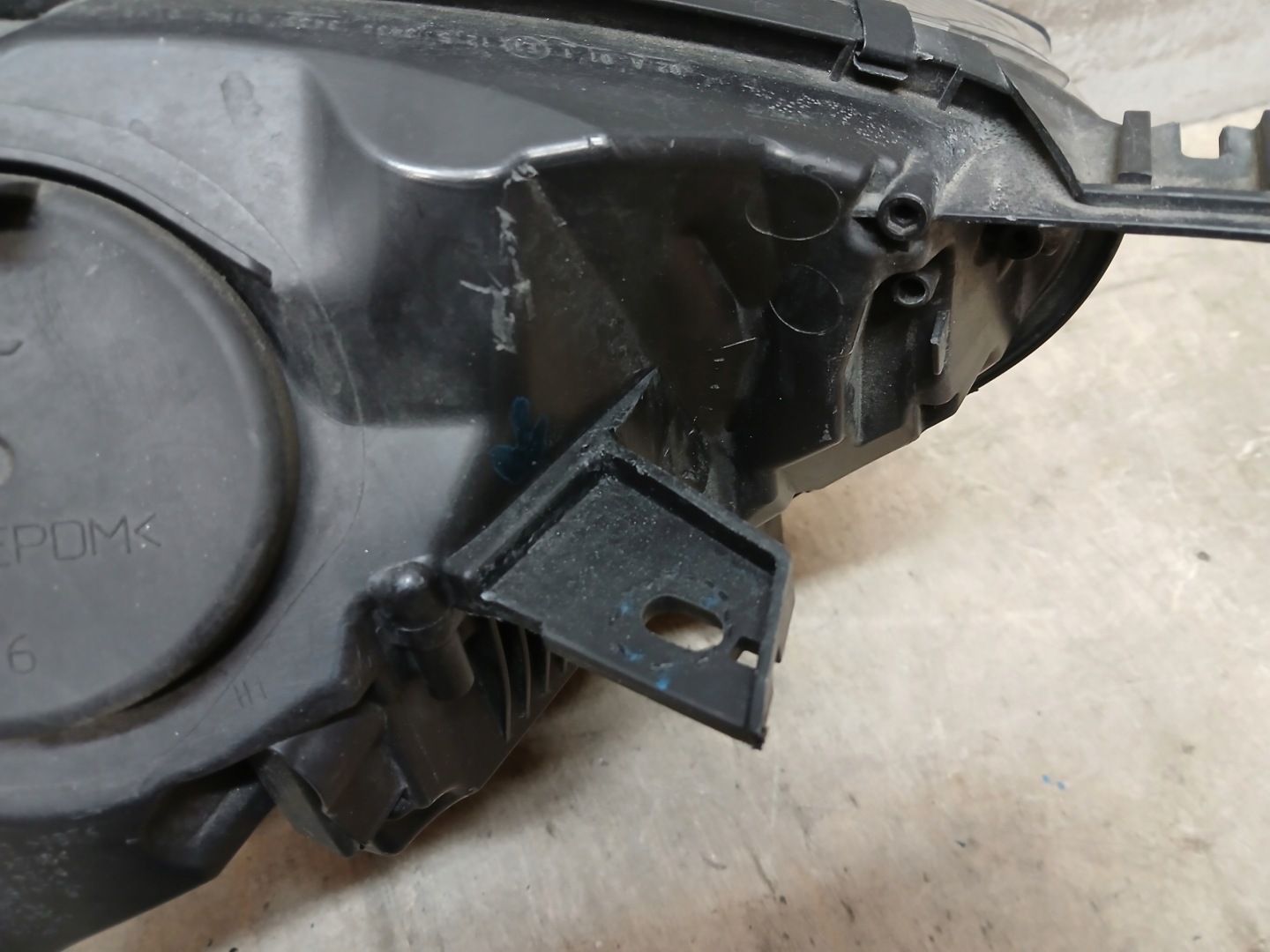 light front left RENAULT CAPTUR and 1 lens SREBRNA 260600953R