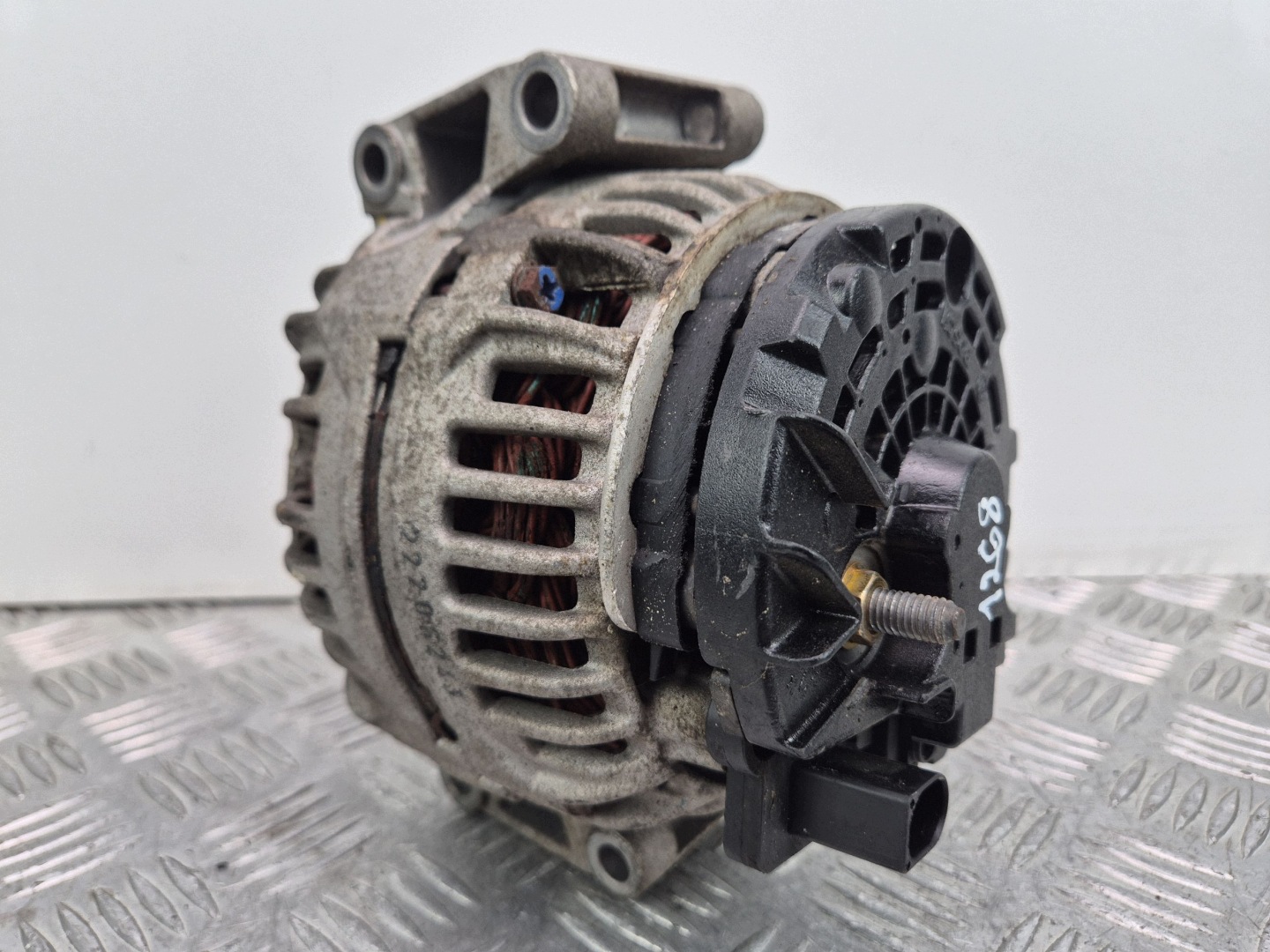 Mercedes GLK350 X204 Alternator A0131546302