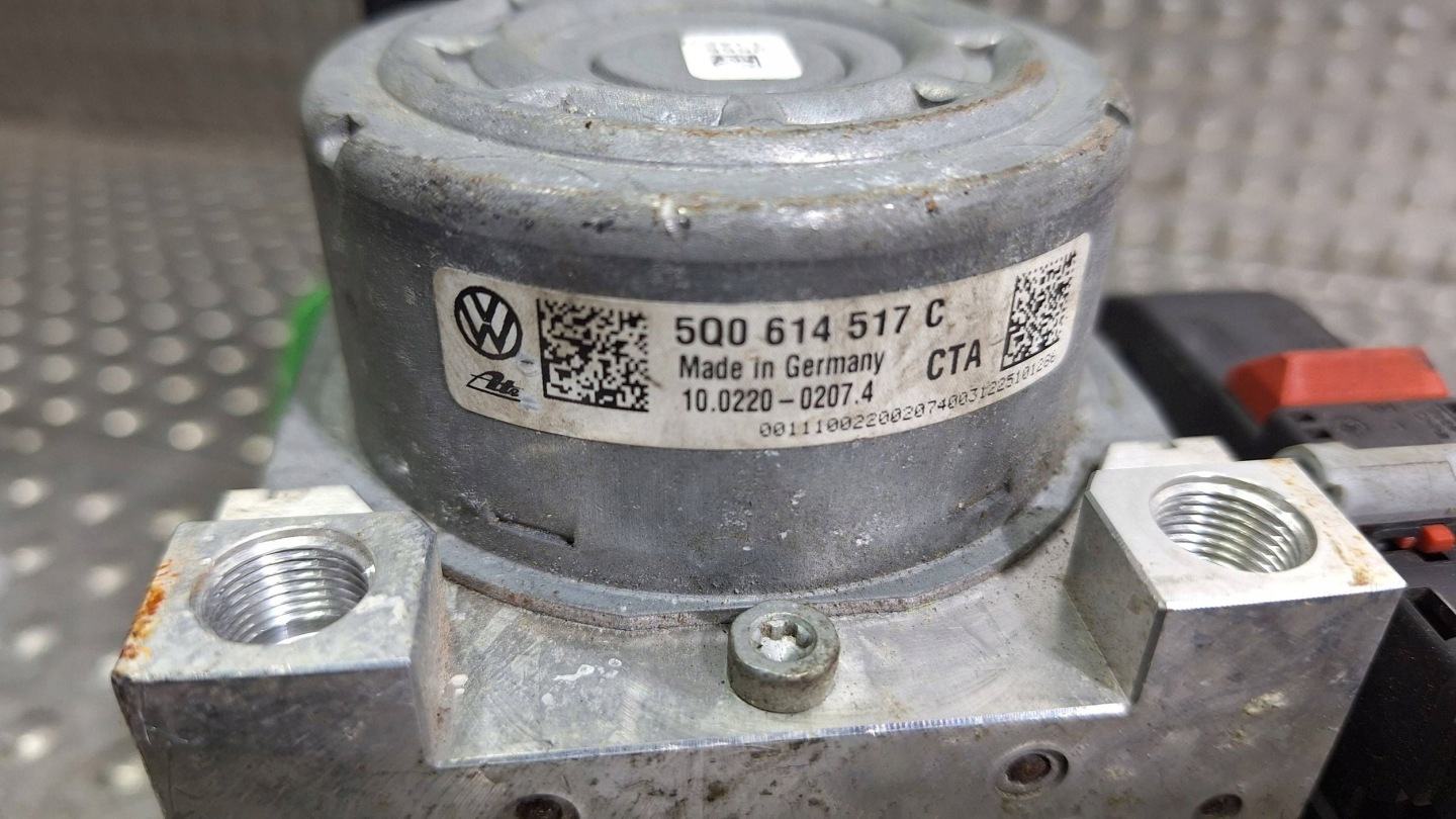 pump control unit ABS 5Q0614517C 5Q0907379D AUDI A3 8V GOLF VII LEON III